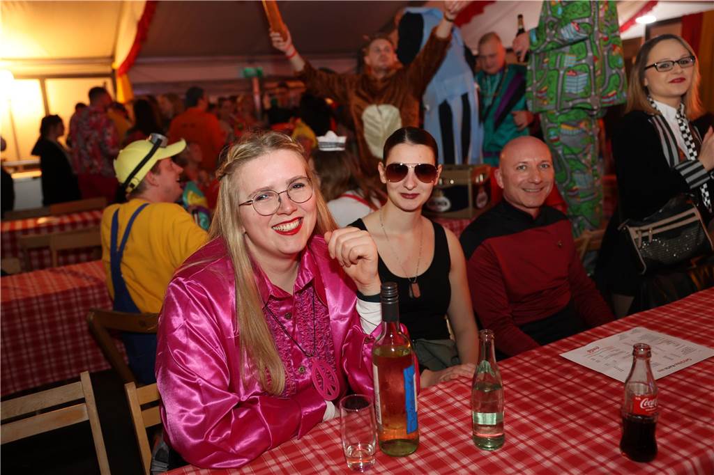 Beste Stimmung, Tänze, Party: Beim Großen Prinzenball am Sonntag (19. Februar) im Zelt an der Stadthalle ging es hoch her.
