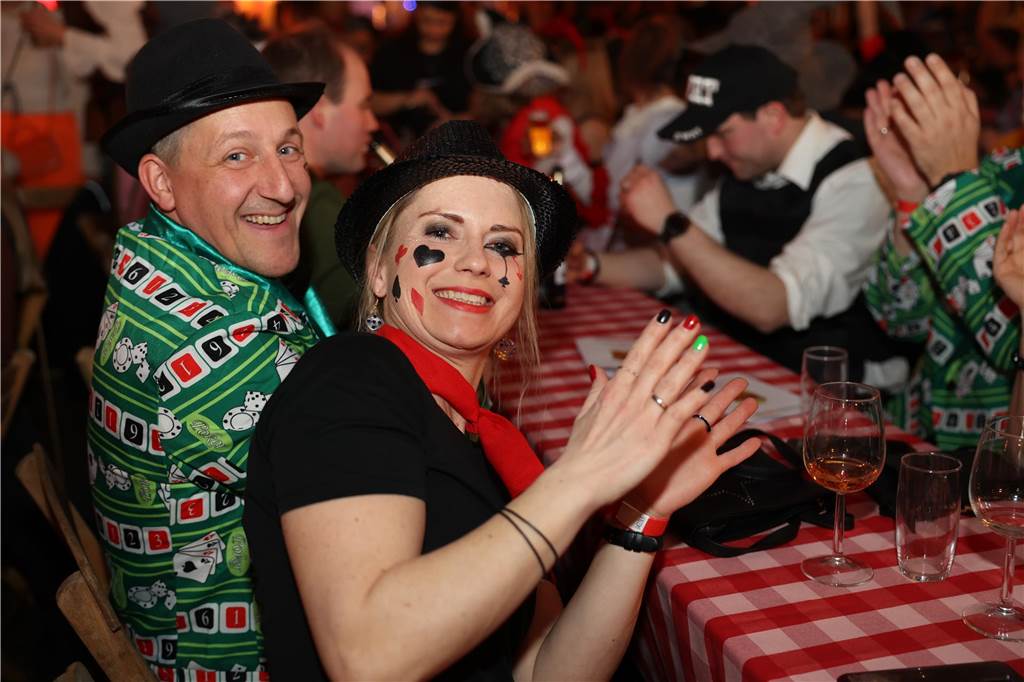 Beste Stimmung, Tänze, Party: Beim Großen Prinzenball am Sonntag (19. Februar) im Zelt an der Stadthalle ging es hoch her.