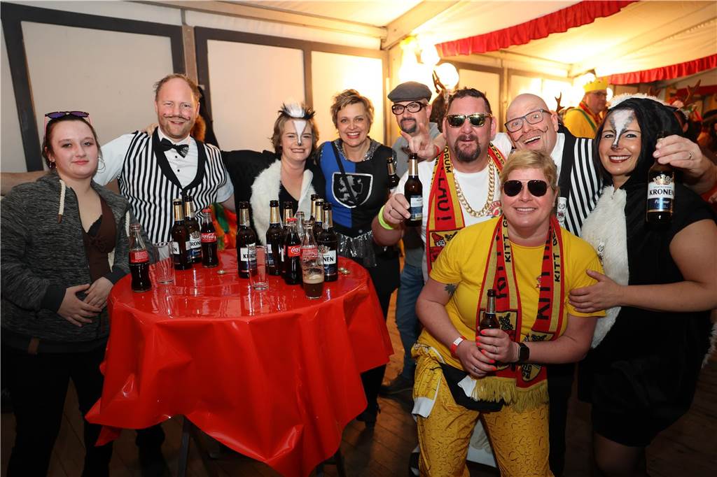 Beste Stimmung, Tänze, Party: Beim Großen Prinzenball am Sonntag (19. Februar) im Zelt an der Stadthalle ging es hoch her.