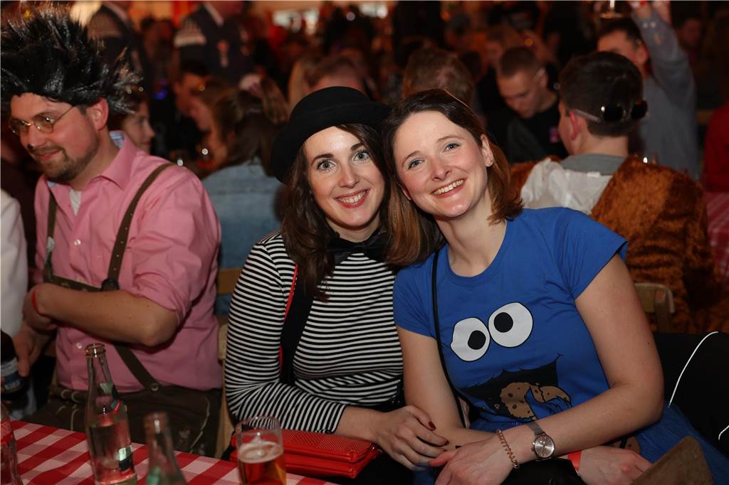 Beste Stimmung, Tänze, Party: Beim Großen Prinzenball am Sonntag (19. Februar) im Zelt an der Stadthalle ging es hoch her.