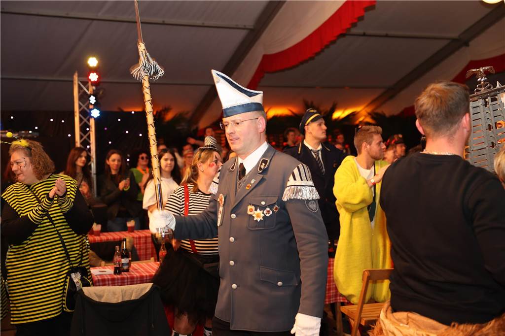 Beste Stimmung, Tänze, Party: Beim Großen Prinzenball am Sonntag (19. Februar) im Zelt an der Stadthalle ging es hoch her.