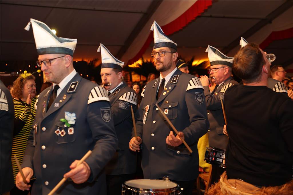 Beste Stimmung, Tänze, Party: Beim Großen Prinzenball am Sonntag (19. Februar) im Zelt an der Stadthalle ging es hoch her.
