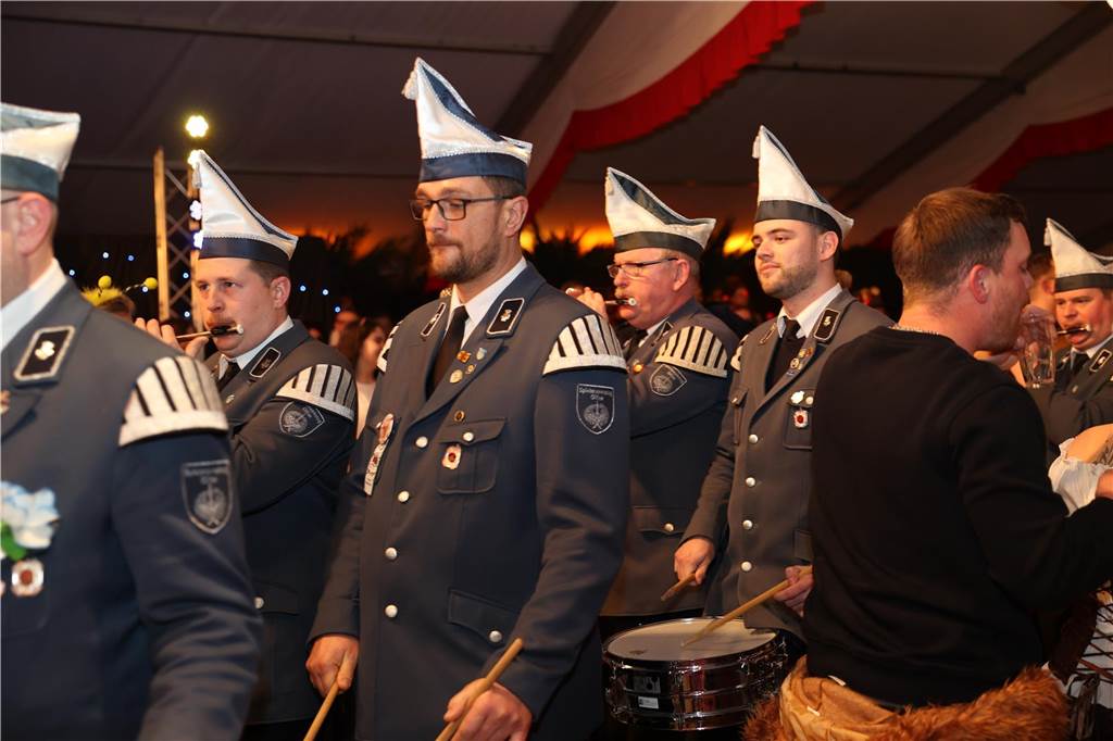 Beste Stimmung, Tänze, Party: Beim Großen Prinzenball am Sonntag (19. Februar) im Zelt an der Stadthalle ging es hoch her.