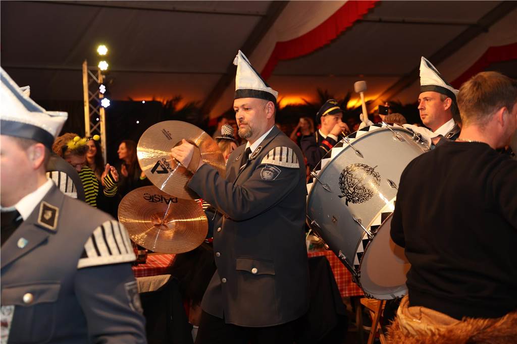 Beste Stimmung, Tänze, Party: Beim Großen Prinzenball am Sonntag (19. Februar) im Zelt an der Stadthalle ging es hoch her.