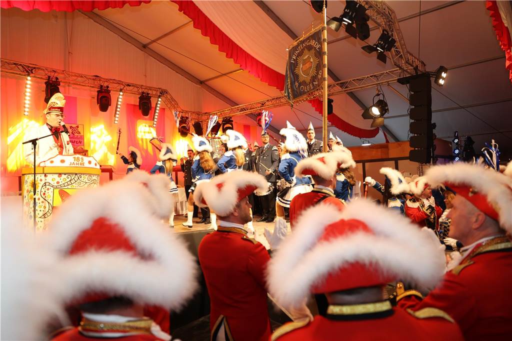 Beste Stimmung, Tänze, Party: Beim Großen Prinzenball am Sonntag (19. Februar) im Zelt an der Stadthalle ging es hoch her.