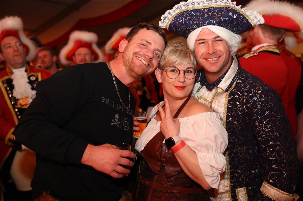 Beste Stimmung, Tänze, Party: Beim Großen Prinzenball am Sonntag (19. Februar) im Zelt an der Stadthalle ging es hoch her.