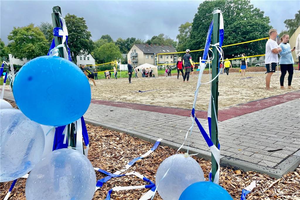 Beste Voraussetzungen für die Trendsportarten Beach-Handball und Beach-Volleyball.