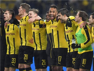 Bester BVB-Spieler gegen Leipzig: Sokratis (2.v.r.).