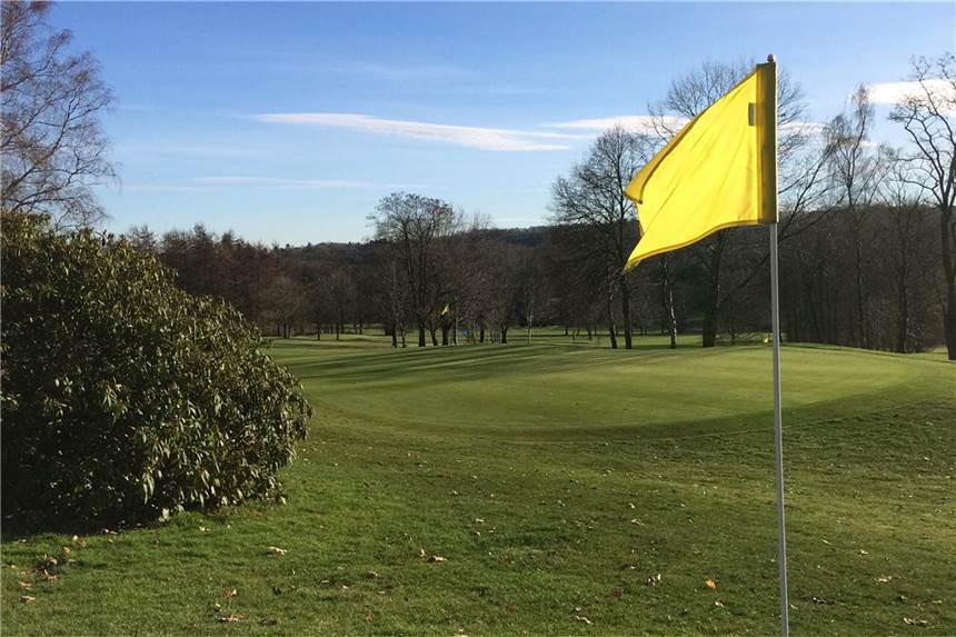 Bleiben Golflehrer auf der Strecke? Hashtag #stronggolfcommunity soll helfen, das zu verhindern Bestes Golf-Wetter, und kein Golfer weit und breit. Bis mindestens zum 20. April ruht der Betrieb auf allen Anlagen.