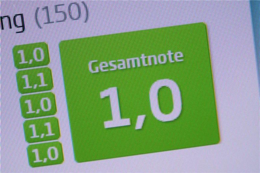 Bewertungsportale für Berufstätige Bestnote: Solche Bewertungen sind oft die beste Werbung - umgekehrt können schlechte Noten aber auch schlecht fürs Geschäft sein. Foto: Andrea Warnecke