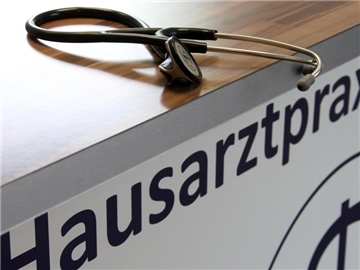 Besuch beim Hausarzt: Rund 85 Prozent der Staatsdiener sind privat versichert. Foto: Stephan Jansen