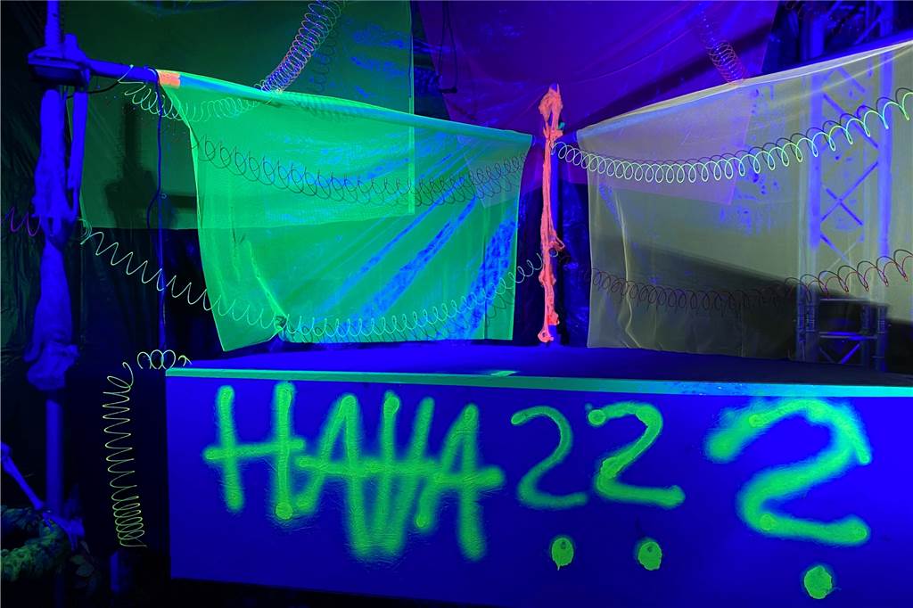 Gruselige Freakshow in Brambauer: Familie Hahn lädt zum Halloween-Event Besucher erwarten Licht-, Sound- und Geruchseffekte.