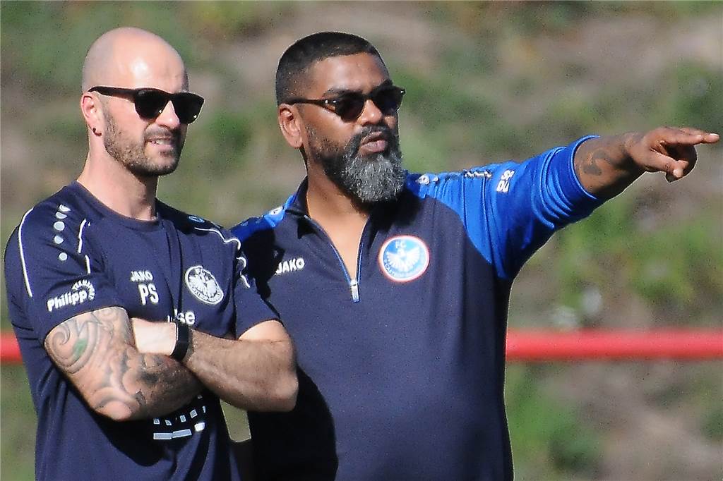 Auswärtsfahrten von SG, Schwerin und Castrop-Rauxel reichen für Amsterdam-Tour Betreten mit dem FC Castrop-Rauxel Neuland: die FC-Trainer Patrick Stich (l) und Yannick Grondin.