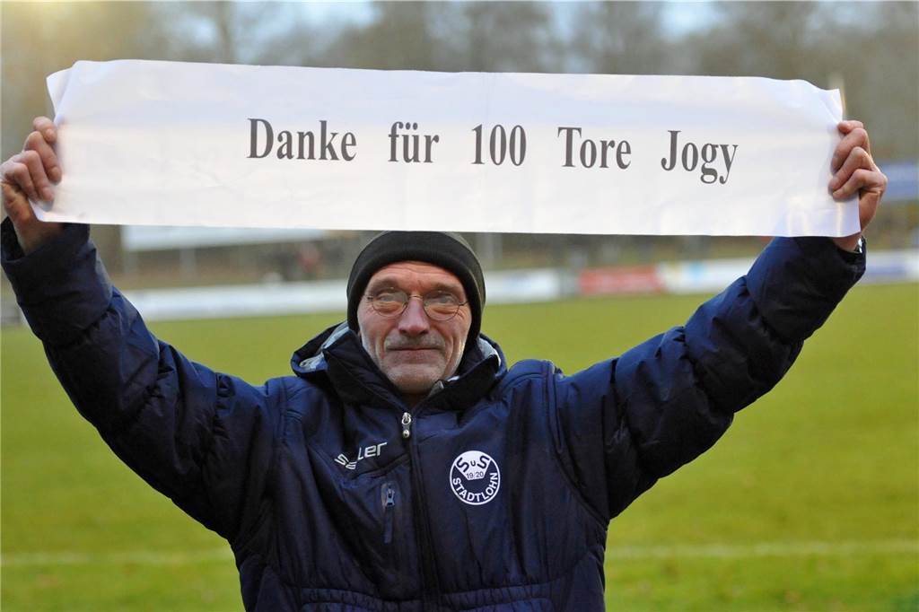 Fußballer-Spitznamen und die Geschichten dahinter Betreuer Theo Vennemann vom SuS Stadtlohn hat es schwarz auf weiß: Markus Krüchting heißt auf dem Fußballplatz nur „Jogy“.