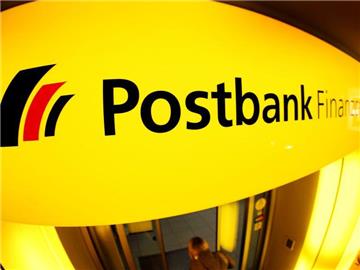 Betriebsversamlungen: Die Postbank-Filialen bleiben zu, aber die Bankautomaten laufen normal weiter Foto: Martin Gerten