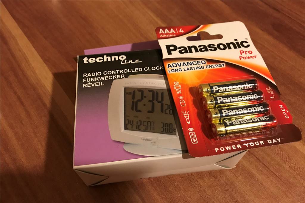 Einfach mal verzichten? So ist es eine Woche ohne Smartphone Bevor das Experiment losgeht, brauche ich einen Wecker und Batterien.