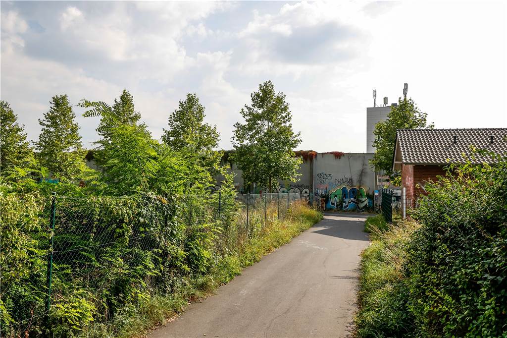 Lkw-Problem: Bekommt Dortmund eine neue A40-Auffahrt? Bevor der erste Lkw fährt, muss das Endstück der Kuithanstraße ausgebaut werden. Auch dort gibt es Wohnbebebauung.