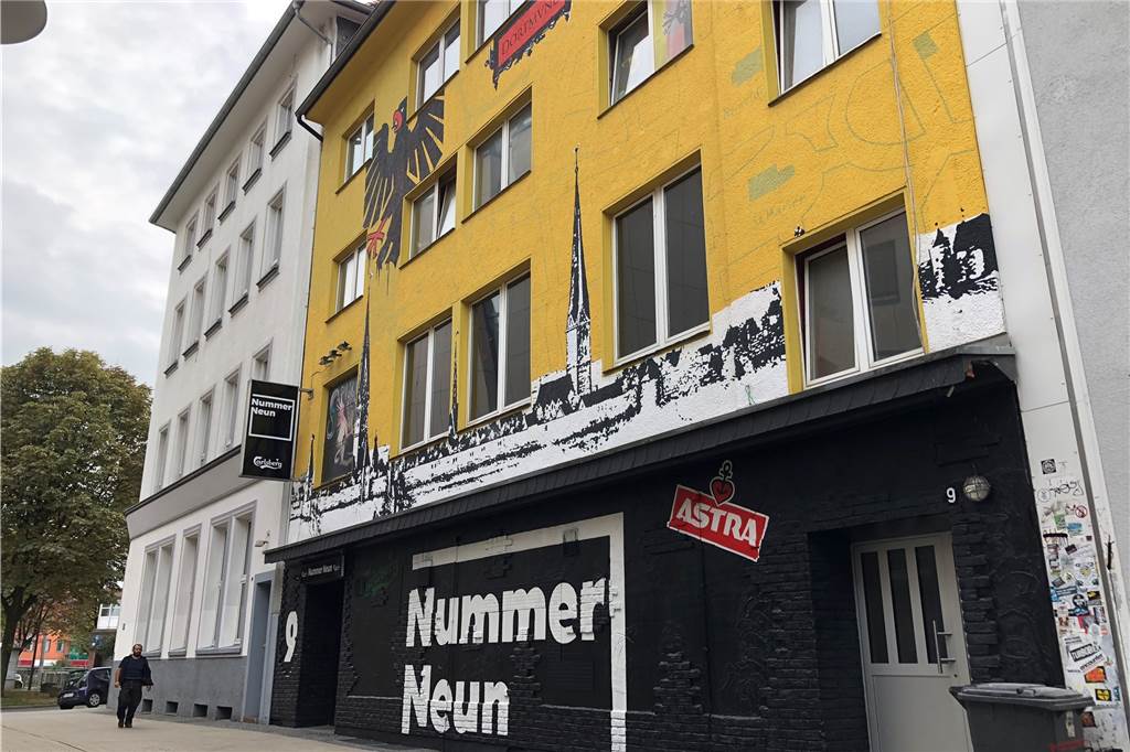 Sorge vor Rocker-Krieg in Dortmund nach Gewalttaten am Wochenende Bevor in Eving die Schüsse gefallen sind, hatten sich Bandidos am Sonntagabend in der Straße „Helle“ vor einer neuen Diskothek getroffen. Vorher war dort das „Spirit“.