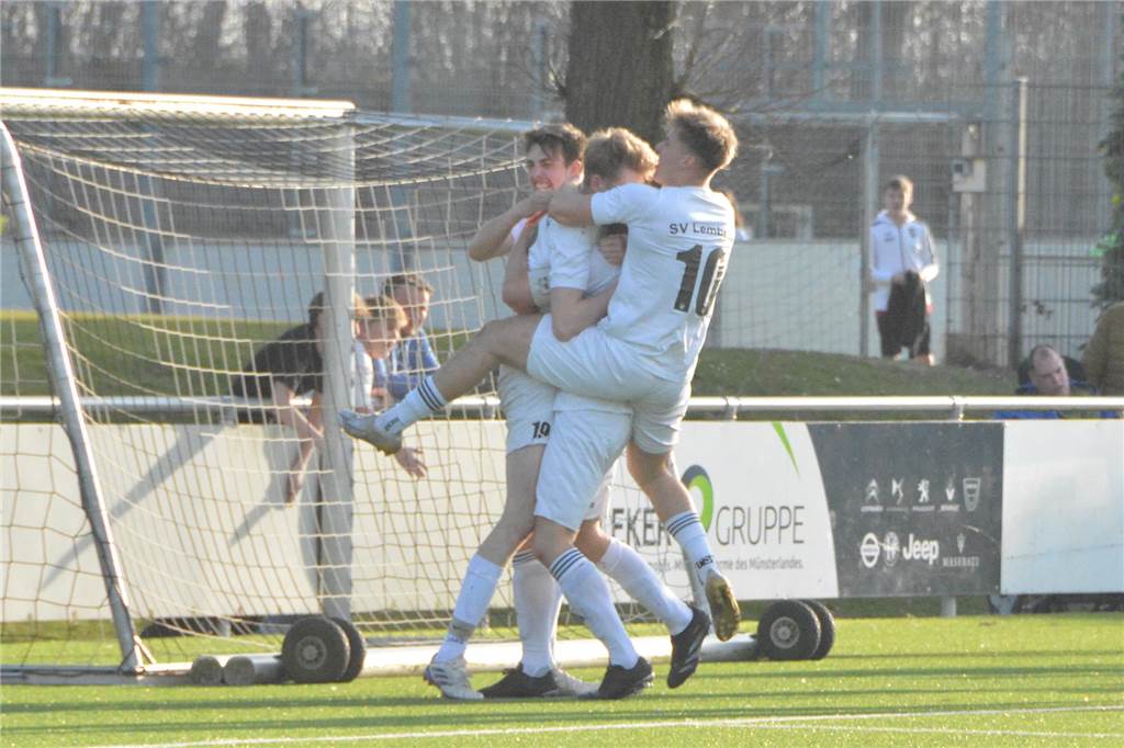 Bezirksliga 11, Viktoria Heiden - SV Lembeck 1:2 (0:1)