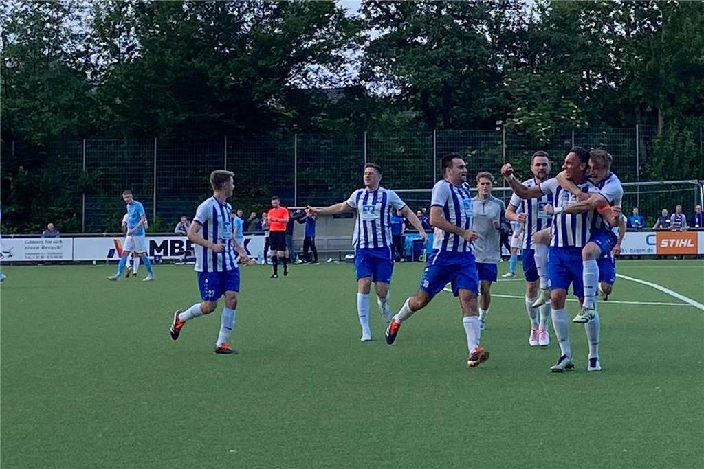 Bezirksliga-Relegation, Spiel 2: TSV Fichte Hagen - VfB Kirchhellen 1:6 (1:1); Kirchhellen damit aufgestiegen.