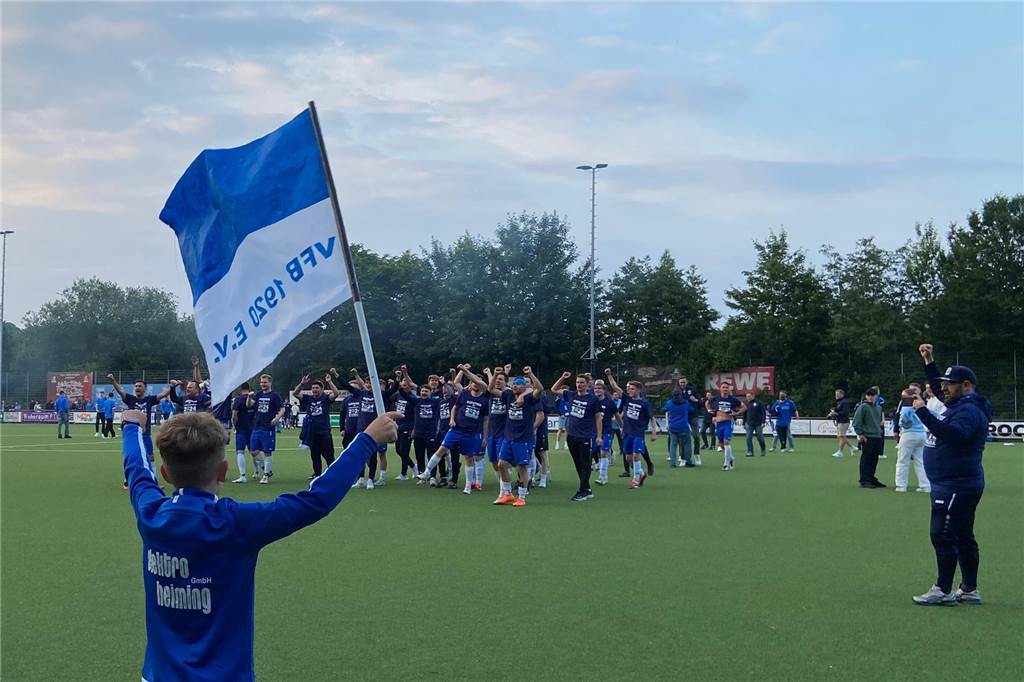 Bezirksliga-Relegation, Spiel 2: TSV Fichte Hagen - VfB Kirchhellen 1:6 (1:1); Kirchhellen damit aufgestiegen.
