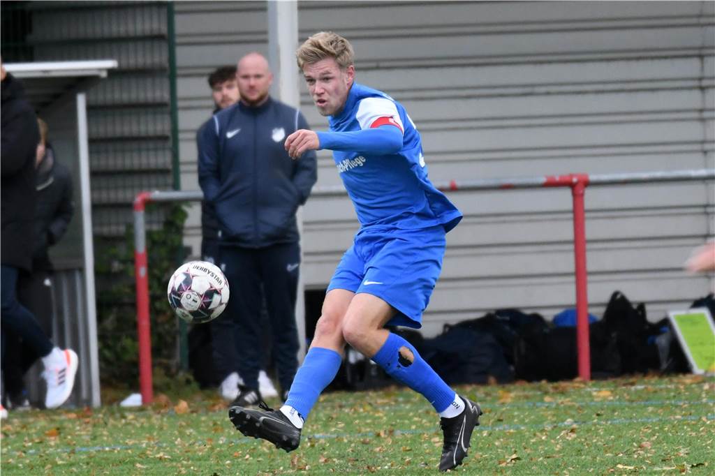 Bezirksliga-Schlusslicht FC Frohlinde kam im Castrop-Rauxeler Derby des zehnten Spieltages nach einem 0:1 zu einem 1:1 beim FC Castrop-Rauxel.