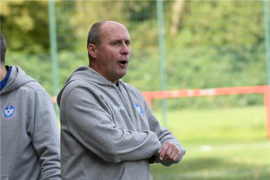 Bezirksliga-Schlusslicht FC Frohlinde kam im Castrop-Rauxeler Derby des zehnten Spieltages nach einem 0:1 zu einem 1:1 beim FC Castrop-Rauxel.
