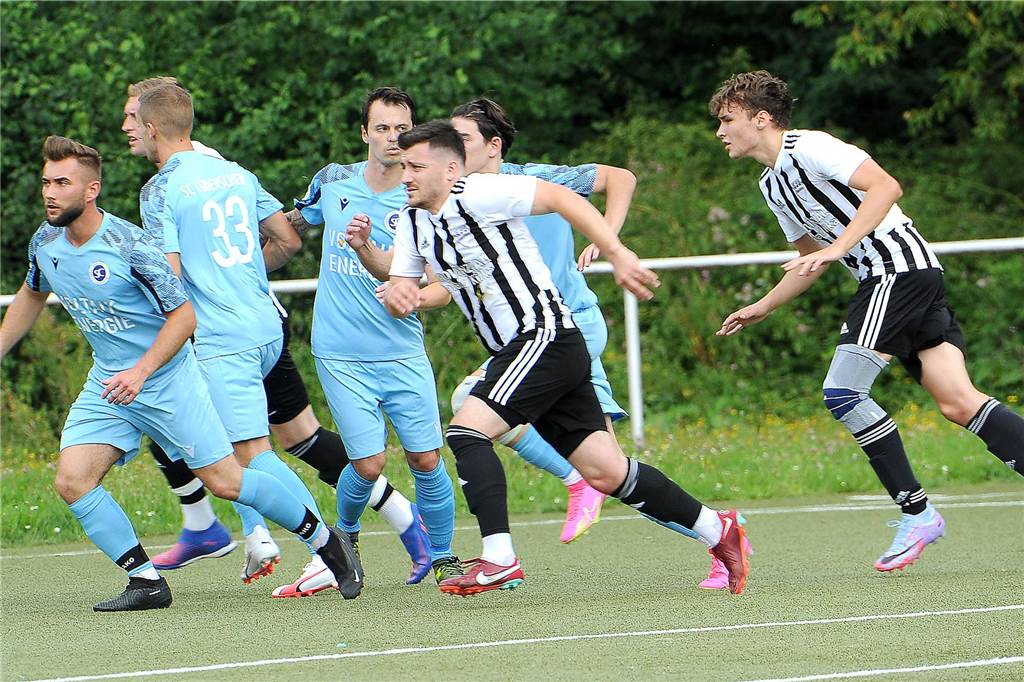 Bezirksligist SC Hennen startet beim FSV Gevelsberg in eine Serie von fünf Auswärtsspielen.