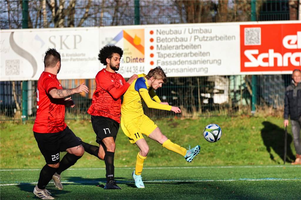 Bezirksligist Spvg Schwerin setzte sich im Testspiel-Derby gegen den SC Arminia Ickern mit 3:1 nach Toren von Nico Chrobok, Neuzugang Lukas Balassas sowie Dawid Lewandowski mit 3:1 (1:0) durch. Für Ickern traf Fabian Pöschl zum 1:2.