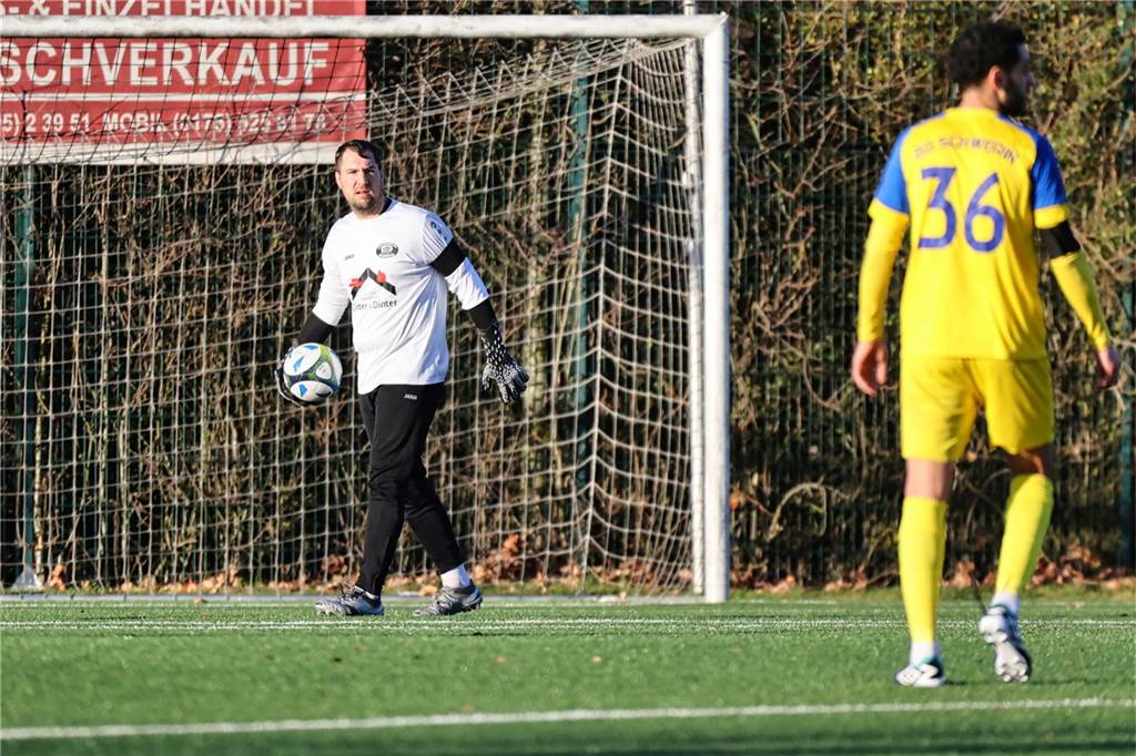 Bezirksligist Spvg Schwerin setzte sich im Testspiel-Derby gegen den SC Arminia Ickern mit 3:1 nach Toren von Nico Chrobok, Neuzugang Lukas Balassas sowie Dawid Lewandowski mit 3:1 (1:0) durch. Für Ickern traf Fabian Pöschl zum 1:2.