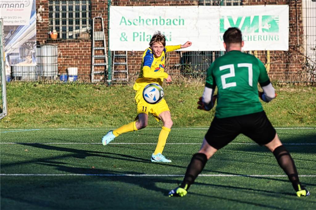 Bezirksligist Spvg Schwerin setzte sich im Testspiel-Derby gegen den SC Arminia Ickern mit 3:1 nach Toren von Nico Chrobok, Neuzugang Lukas Balassas sowie Dawid Lewandowski mit 3:1 (1:0) durch. Für Ickern traf Fabian Pöschl zum 1:2.