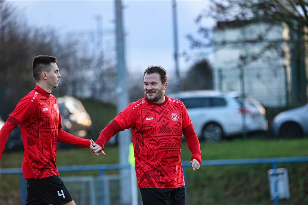 Bezirksligist Spvg Schwerin setzte sich im Testspiel-Derby gegen den SC Arminia Ickern mit 3:1 nach Toren von Nico Chrobok, Neuzugang Lukas Balassas sowie Dawid Lewandowski mit 3:1 (1:0) durch. Für Ickern traf Fabian Pöschl zum 1:2.