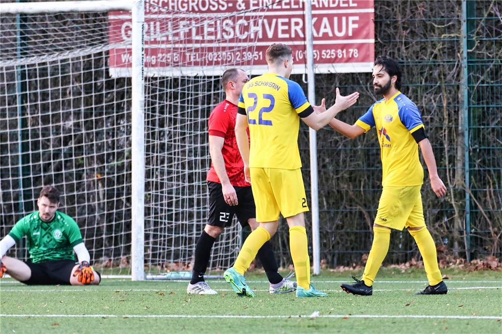 Bezirksligist Spvg Schwerin setzte sich im Testspiel-Derby gegen den SC Arminia Ickern mit 3:1 nach Toren von Nico Chrobok, Neuzugang Lukas Balassas sowie Dawid Lewandowski mit 3:1 (1:0) durch. Für Ickern traf Fabian Pöschl zum 1:2.