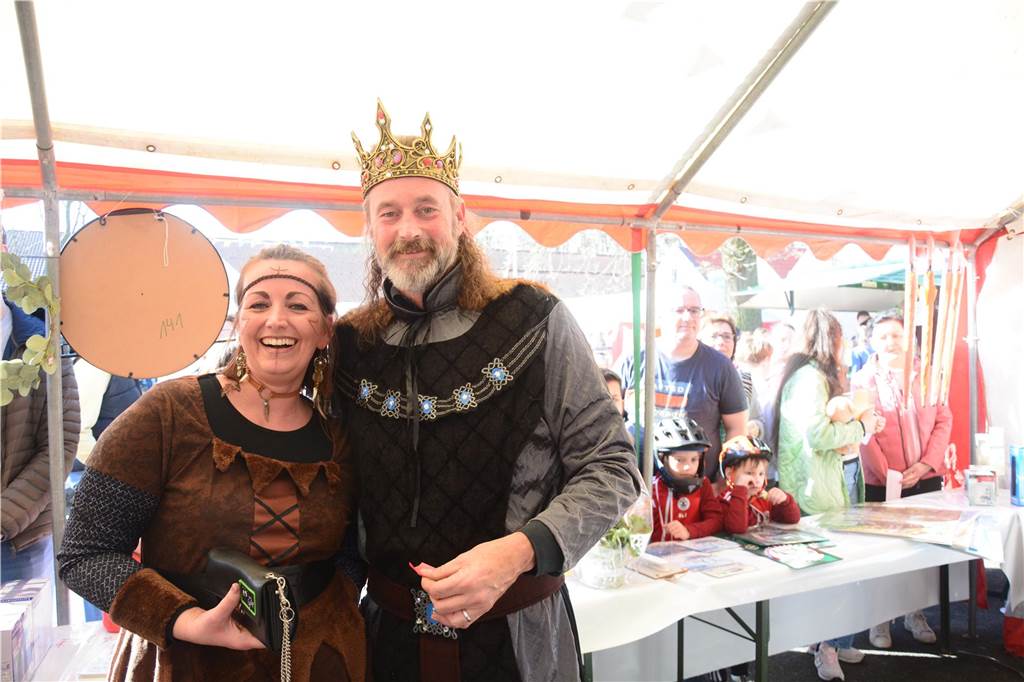 Sandhasensonntag in Alstätte lockt viele Besucher an Lottokönig Olaf