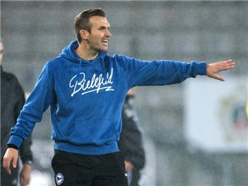 Bielefelds Trainer Carsten Rump wurde in der Kabine emotional. Foto: Bernd Thissen