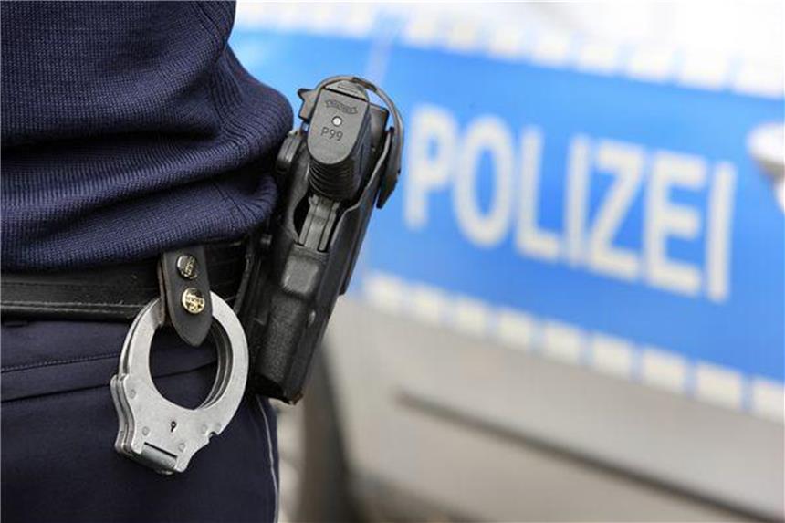 Rauschgiftspürhündin Wally entlarvt Schmuggelversteck Rauschgiftspürhündin Wally entlarvt Schmuggelversteck