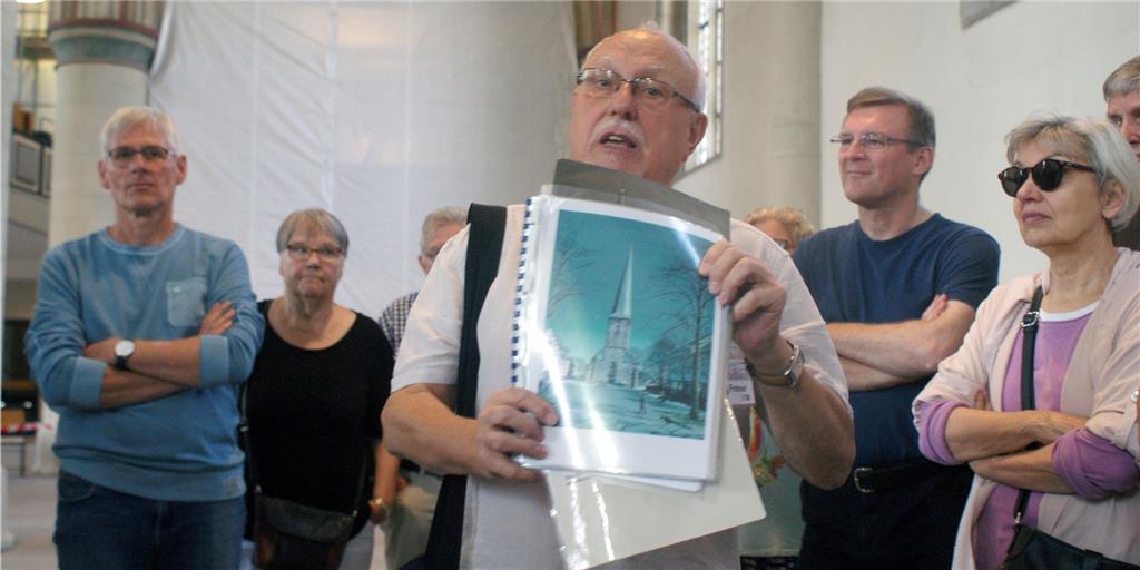 1660 stürzte der ganze Turm, 200 Jahre später schmolzen die Glocken