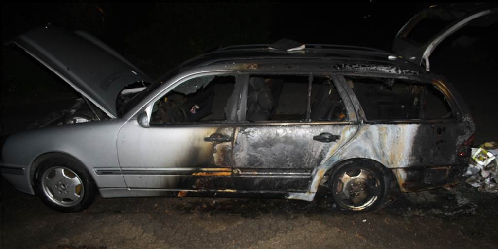 Auto abgefackelt: Eichlinghofer sucht Täter bei Facebook - und erntet viel Zuspruch