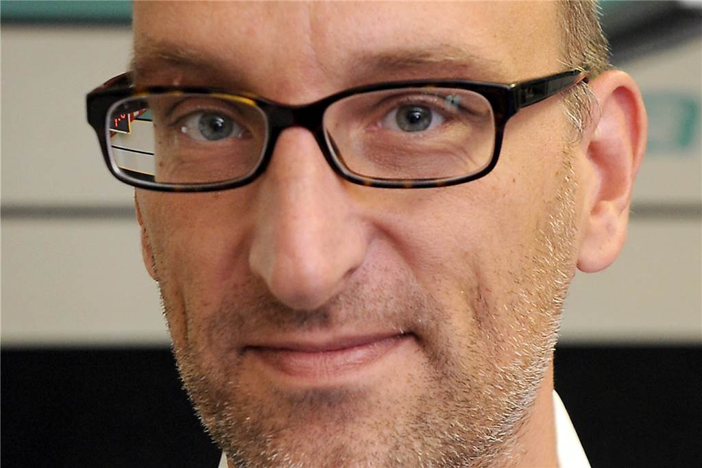 Reportage von 2018: Ex-Berufsfußballer Norbert Witczak heftet das Lokalderby ab