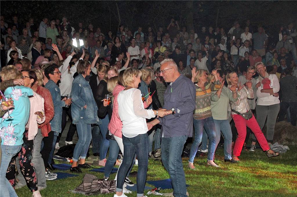 ABBA Unforgettable lockt 1000 Besucher in die Freilichtbühne