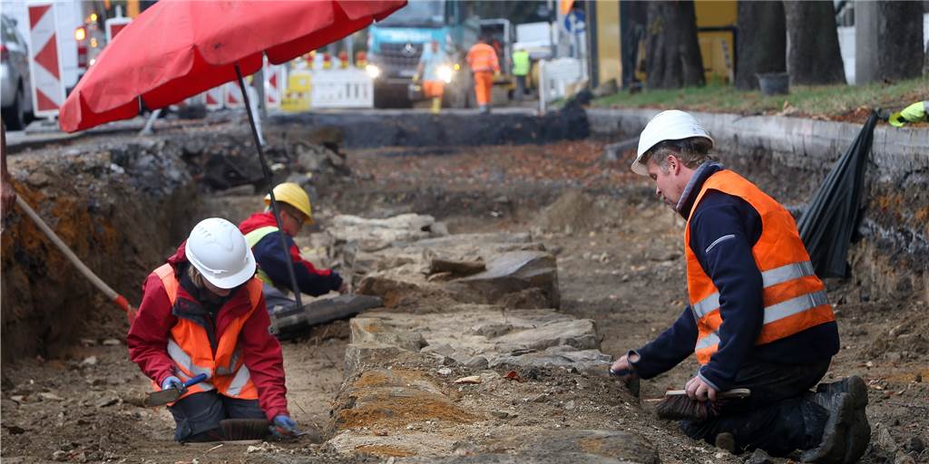 Dortmunds mittelalterliche Stadtmauer erblickt das 21. Jahrhundert