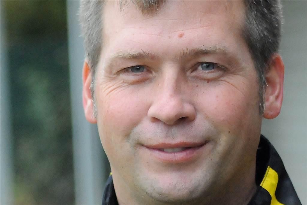 Fans zahlen 200 Euro, um Marc Kruska zu sehen Fans zahlen 200 Euro, um Marc Kruska zu sehen