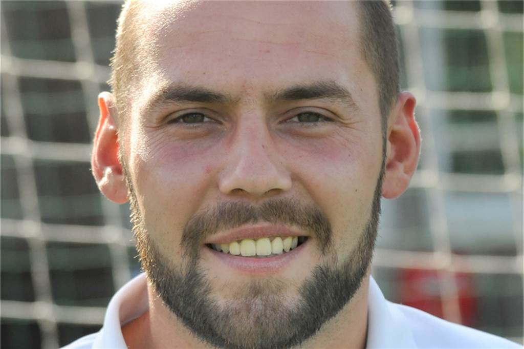 Fans zahlen 200 Euro, um Marc Kruska zu sehen Fans zahlen 200 Euro, um Marc Kruska zu sehen