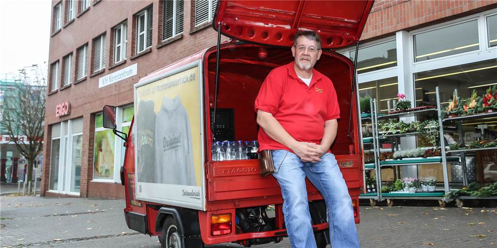 Keine Lust auf Schlangestehen? Der „rote Blitz“ fährt für andere Dortmunder einkaufen Keine Lust auf Schlangestehen? Der „rote Blitz“ fährt für andere Dortmunder einkaufen