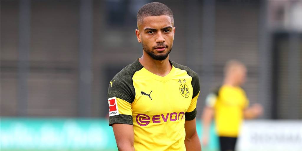 Jeremy Toljan auf dem Abstellgleis - wie lange wartet er auf seine Chance beim BVB? Jeremy Toljan auf dem Abstellgleis - wie lange wartet er auf seine Chance beim BVB?