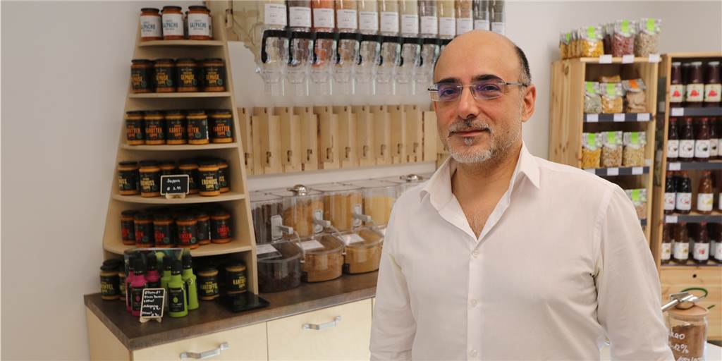 „Losmachen“: Cem Erdogdu (49) war einsamer Verkäufer – jetzt hat er einen Unverpackt-Laden „Losmachen“: Cem Erdogdu (49) war einsamer Verkäufer – jetzt hat er einen Unverpackt-Laden