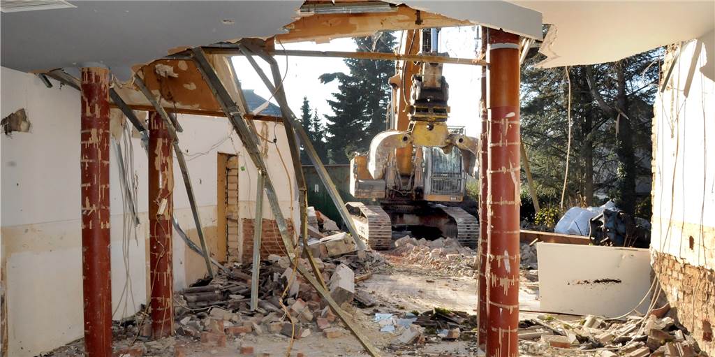 Haus Schneider in Ergste macht Platz für ein Mehrfamilienhaus Haus Schneider in Ergste macht Platz für ein Mehrfamilienhaus
