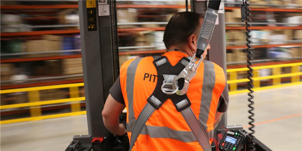 Von der Bestellung bis zur Auslieferung - So ist der Weg des Pakets bei Amazon Von der Bestellung bis zur Auslieferung - So ist der Weg des Pakets bei Amazon