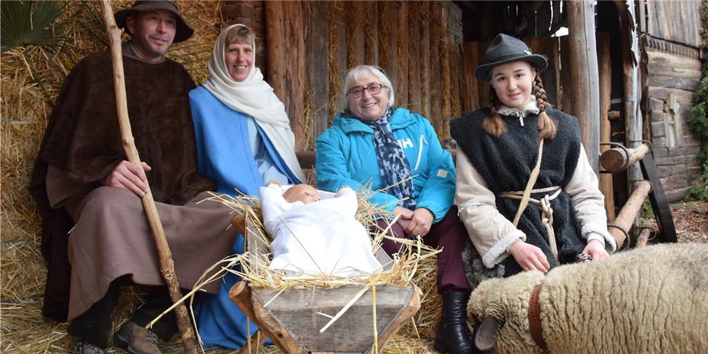 Luzie Lewe verwandelt das Heimathaus zum letzten Mal in ein lebendiges Krippenspiel Luzie Lewe verwandelt das Heimathaus zum letzten Mal in ein lebendiges Krippenspiel