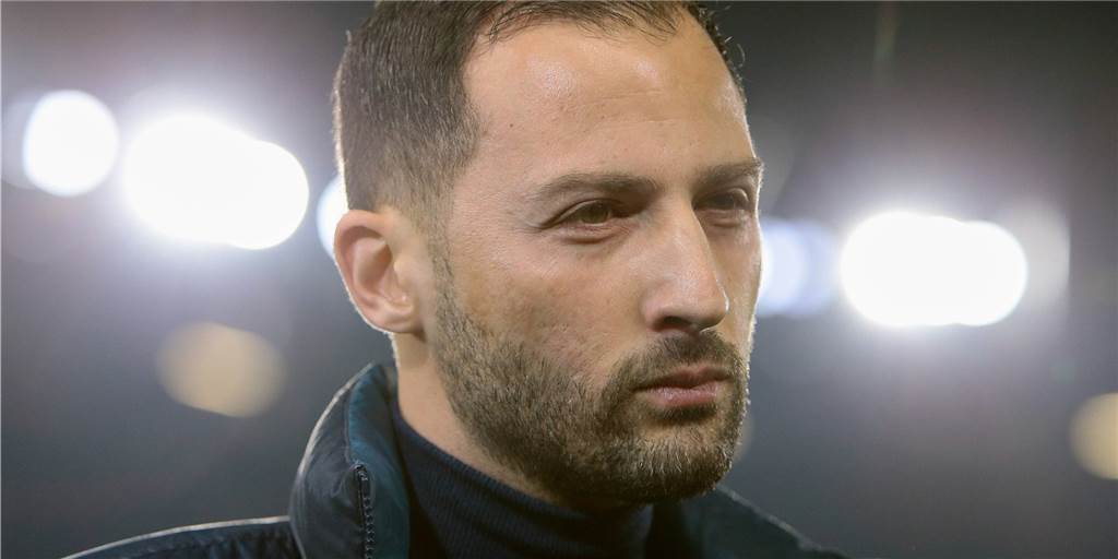 Bei Schalke muss jetzt alles auf den Prüfstand - auch Domenico Tedesco Bei Schalke muss jetzt alles auf den Prüfstand - auch Domenico Tedesco